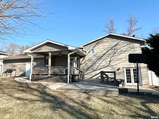 $227,500 | 15 Forest Park East, Jacksonville, IL 62650