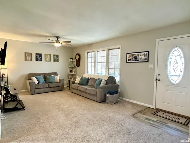 $227,500 | 15 Forest Park East, Jacksonville, IL 62650