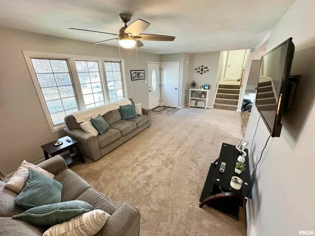 $227,500 | 15 Forest Park East, Jacksonville, IL 62650