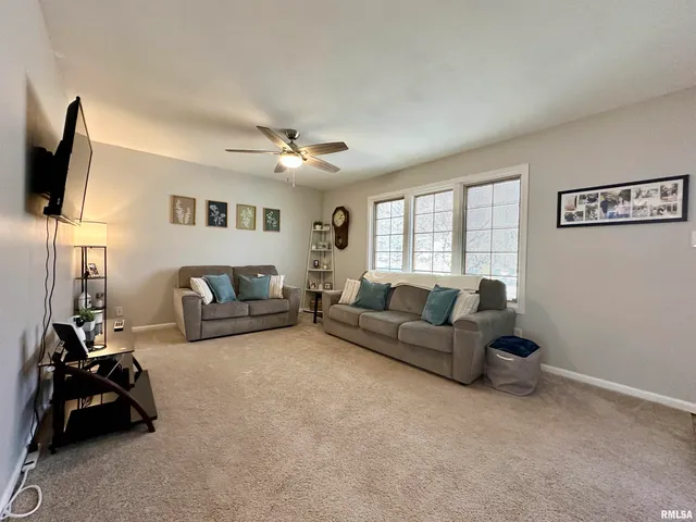 $227,500 | 15 Forest Park East, Jacksonville, IL 62650