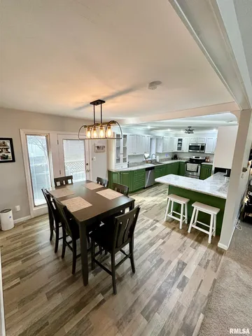 $227,500 | 15 Forest Park East, Jacksonville, IL 62650