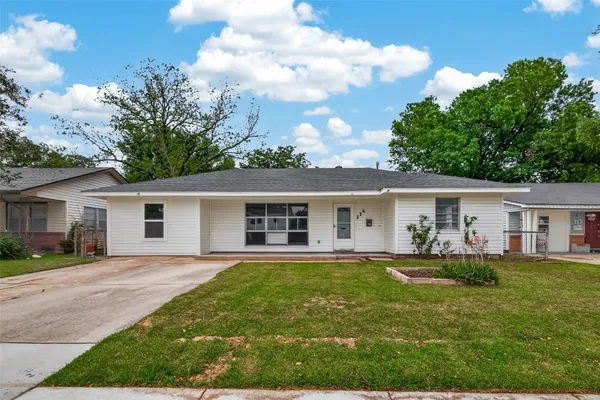 $1,900 | 226 West 4th Street, Deer Park, TX 77536