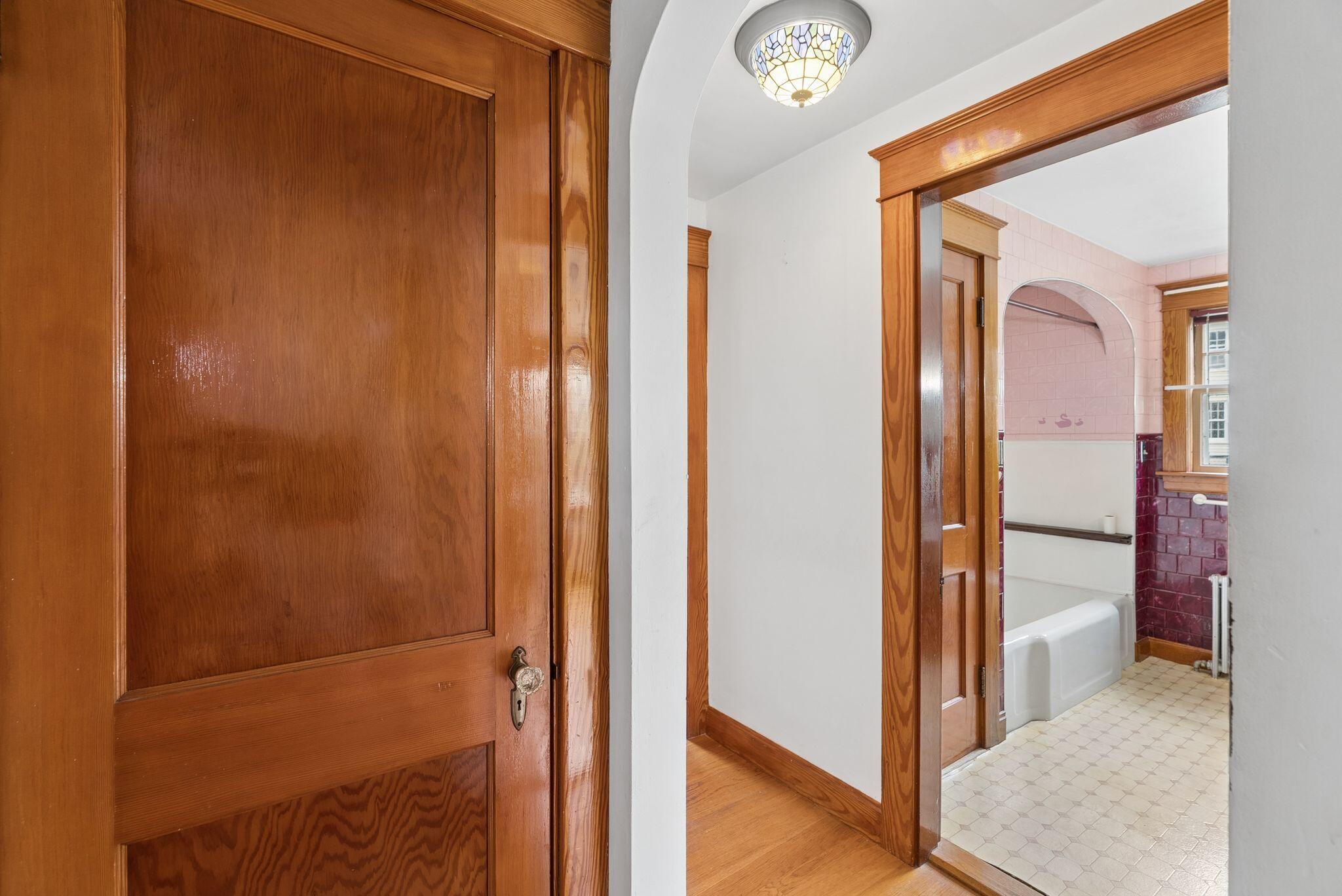 1341 State Road Eliot, ME 03903 - Photo 17 of 30 Great woodwork and glass door knobs