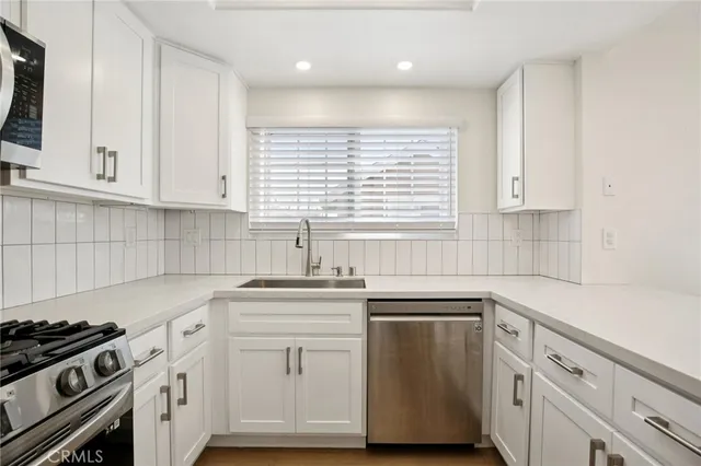 $4,600 | 61 Woodleaf, Irvine, CA 92614