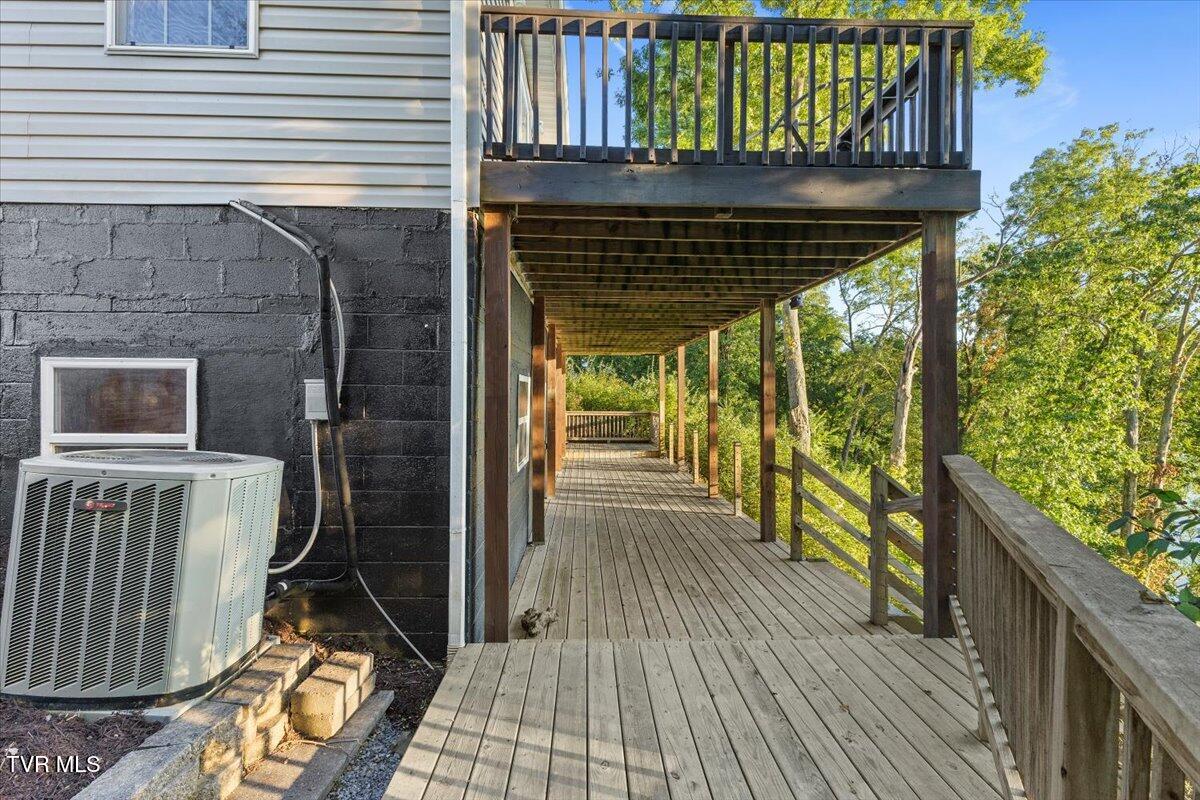 941 South Austin Springs Road Johnson City, TN 37601 - Photo 20 of 55 49-128A1323