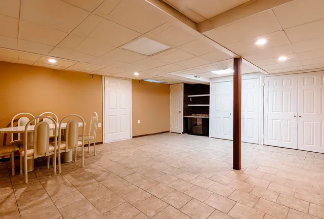 $227,000 | 4125 Derray Court, Warren, MI 48092