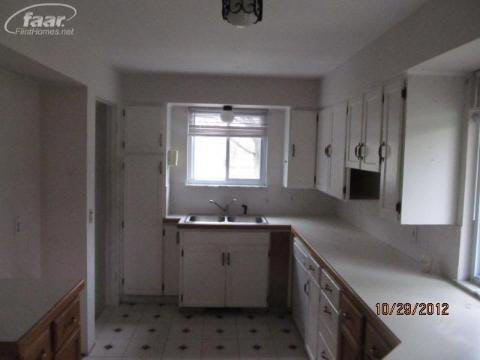 13304 North Center Road Clio, MI 48420 - Photo 4 of 21 20152591-3.JPG