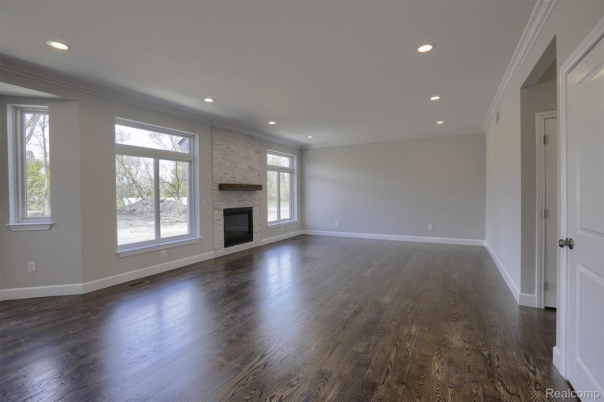775 East Long Lake Road Troy, MI 48085 - Photo 9 of 39 9-Great Room.jpg