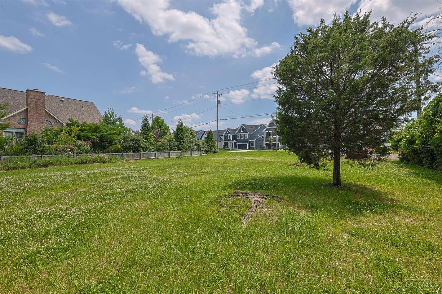 6330 Kugler Mill Road Cincinnati, OH 45236 - Photo 3 of 4