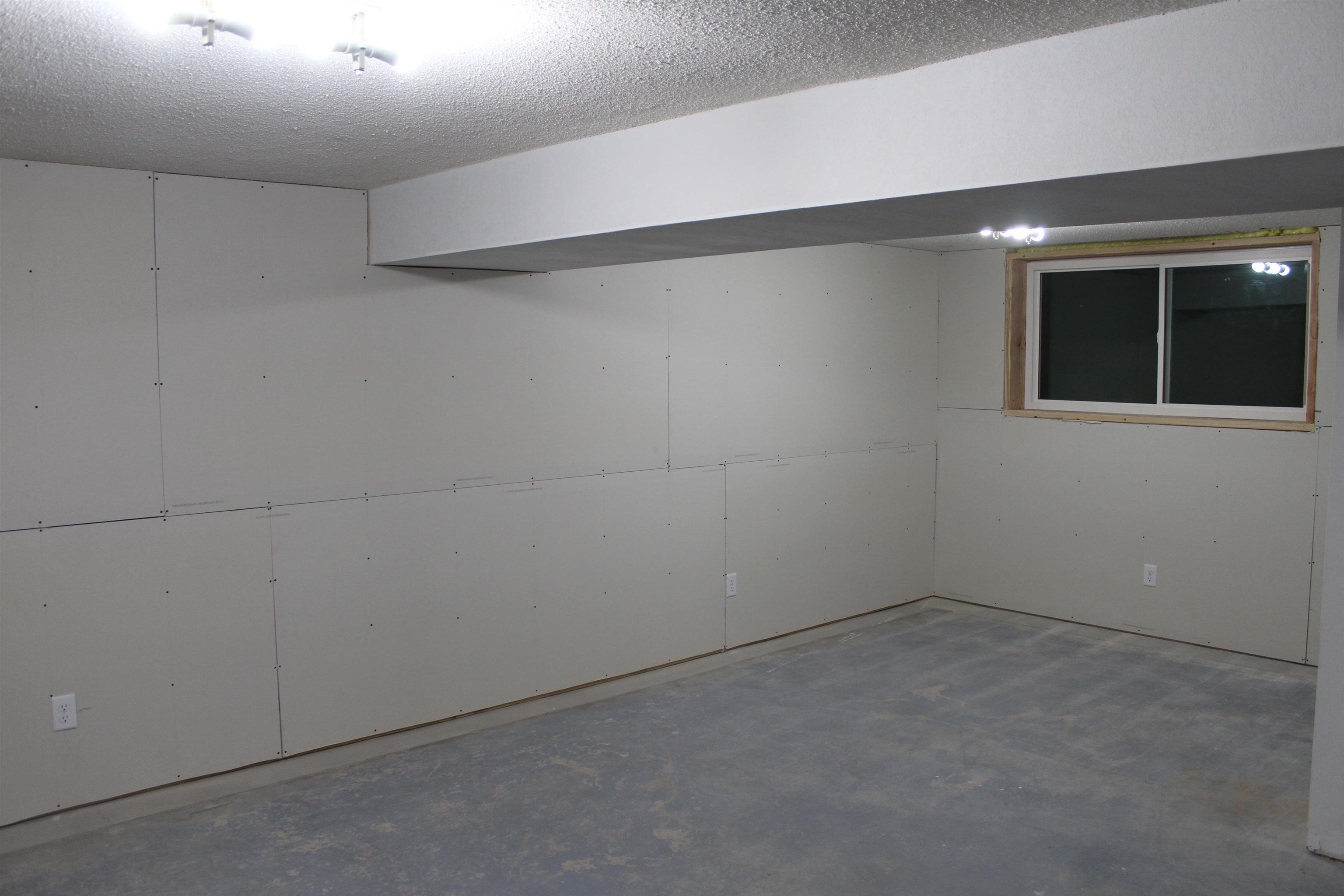 2071 Ellen Street Dubuque, IA 52002 - Photo 18 of 30 Gallery Image 18