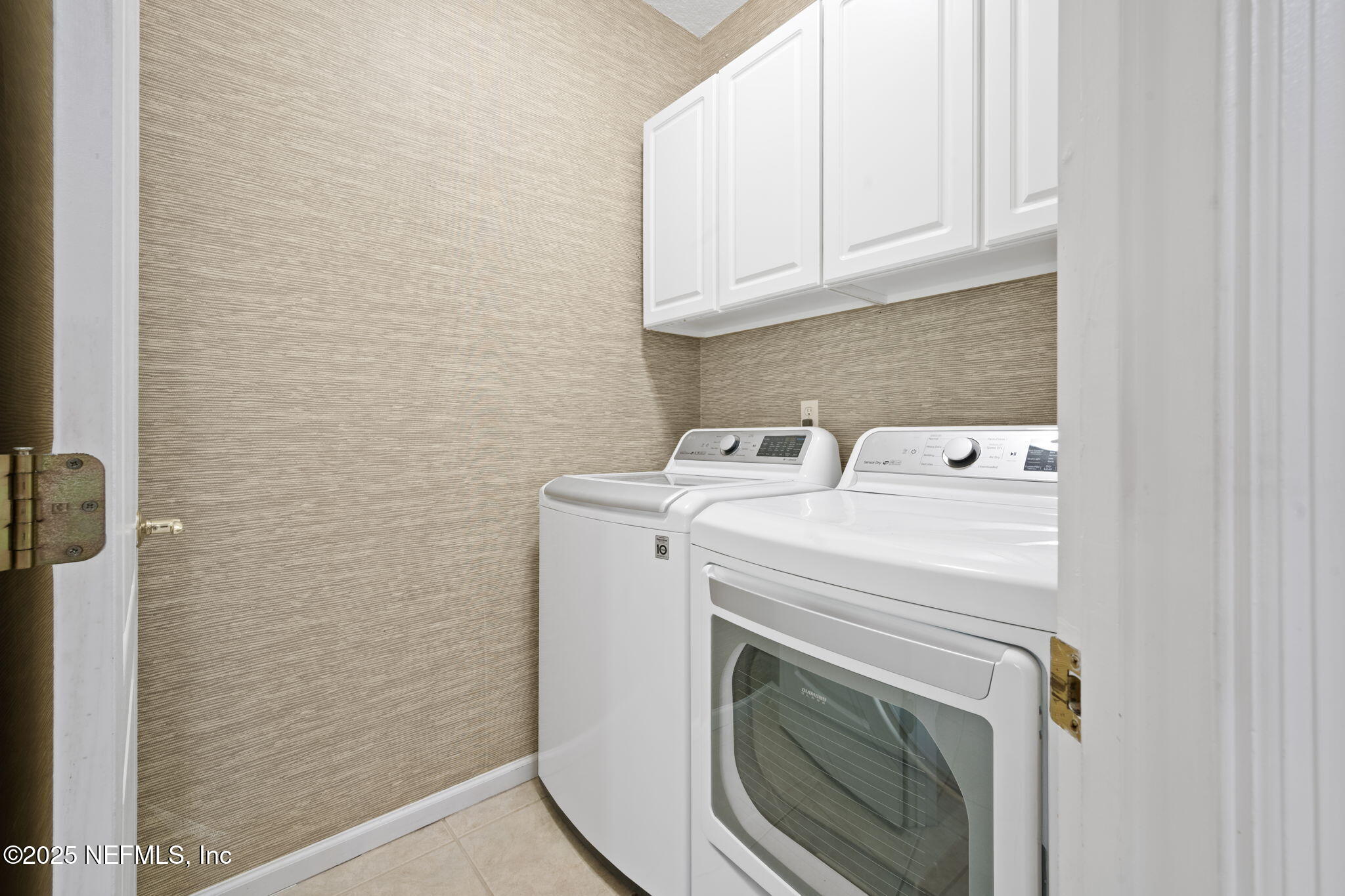 96316 Ridgewood Circle Fernandina Beach, FL 32034 - Photo 14 of 32 a utility room with dryer and washer