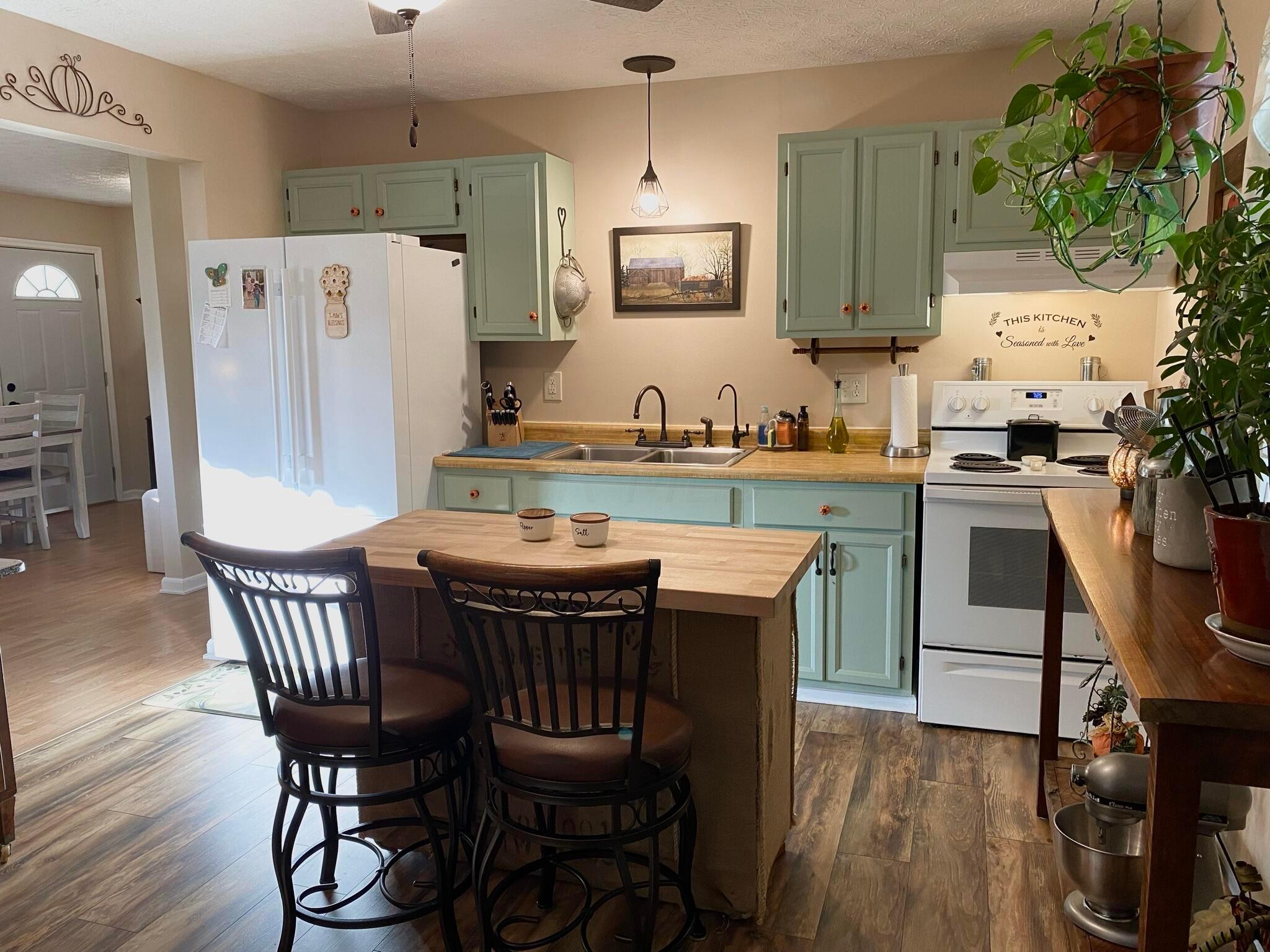 1622 Warner-Huffer Road Circleville, OH 43113 - Photo 7 of 22 9F4FFA4B-9831-42ED-B18D-6D34C3AF89F3
