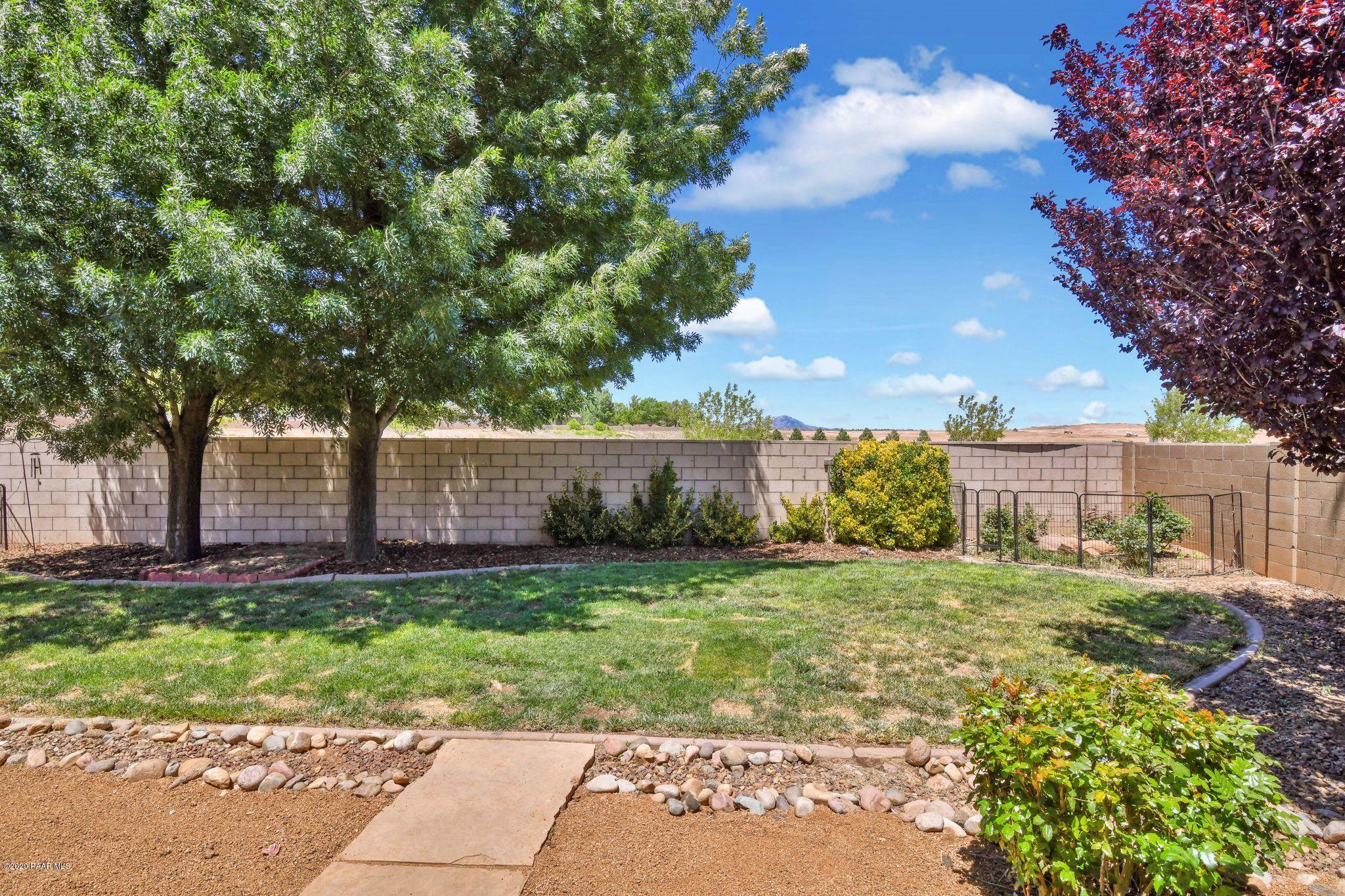 4762 Edgemont Road Prescott Valley, AZ 86314 - Photo 19 of 36 a house view with a garden space