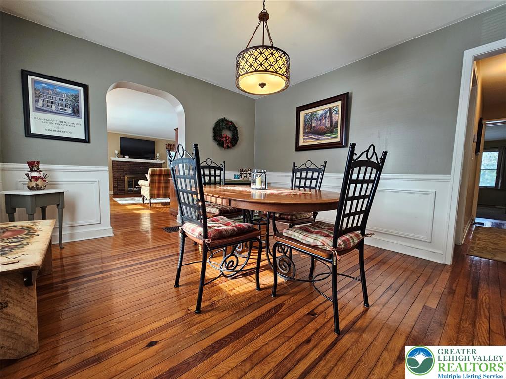 2737 Spring Garden Street Easton, PA 18045 - Photo 3 of 35 Dining room