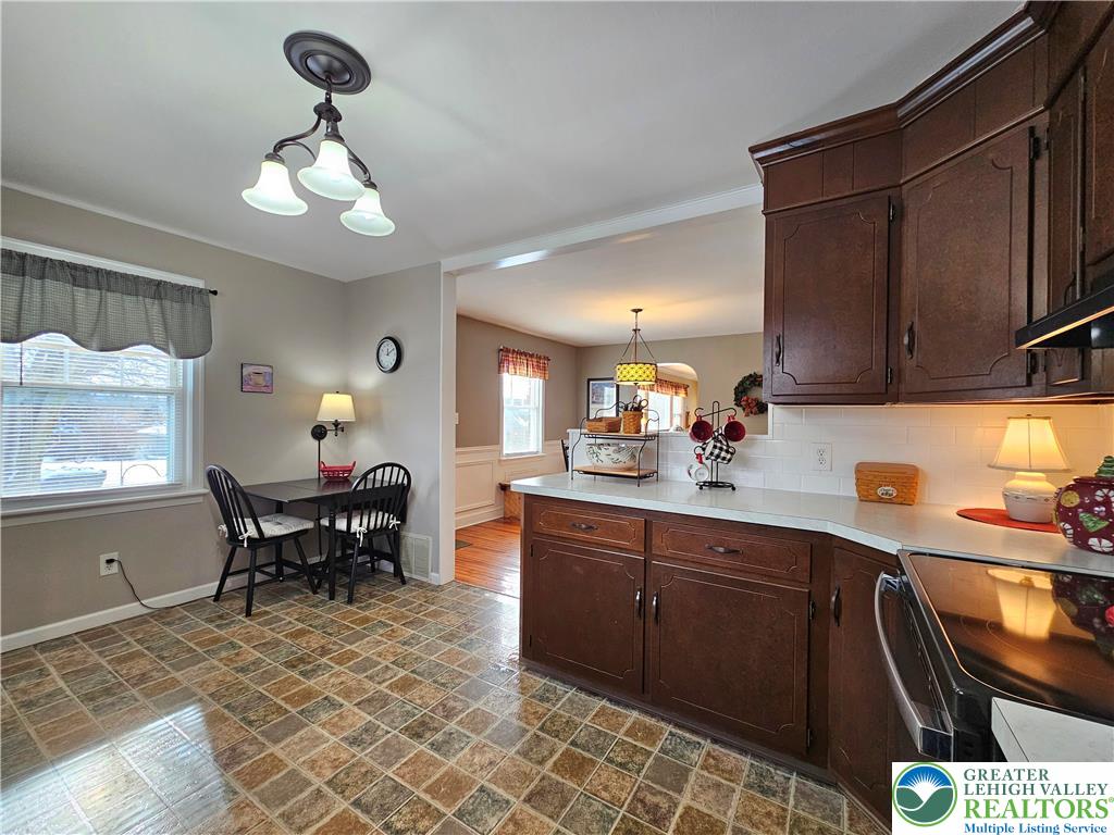 2737 Spring Garden Street Easton, PA 18045 - Photo 6 of 35 Kitchen/eating nook