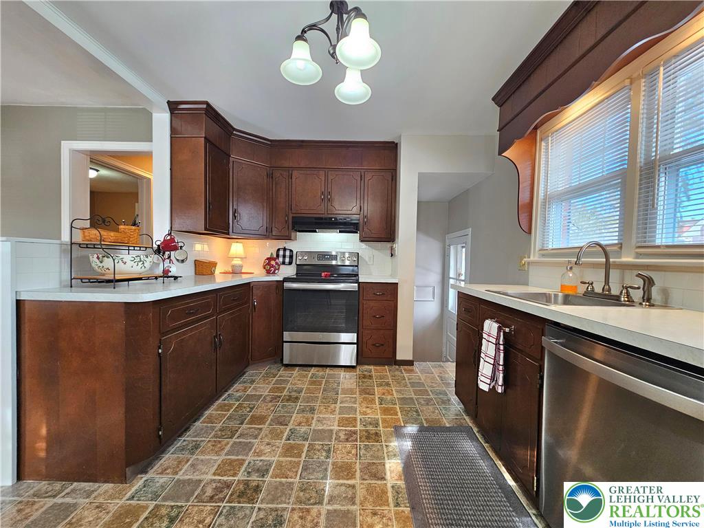 2737 Spring Garden Street Easton, PA 18045 - Photo 7 of 35 Kitchen