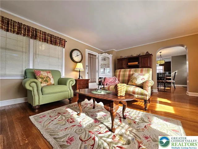 $359,900 | 2737 Spring Garden Street, Easton, PA 18045