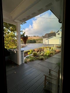 995 Suncrest Road Talent, OR 97540 - Photo 76 of 96 porch view