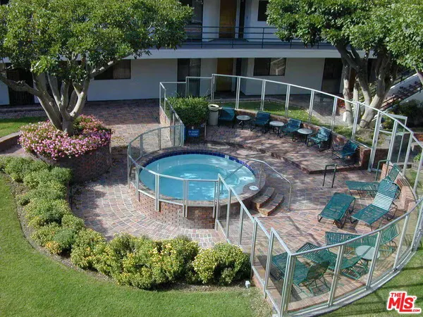 $6,700 | 2960 Neilson Way, Unit 203, Santa Monica, CA 90405