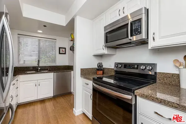 $6,700 | 2960 Neilson Way, Unit 203, Santa Monica, CA 90405