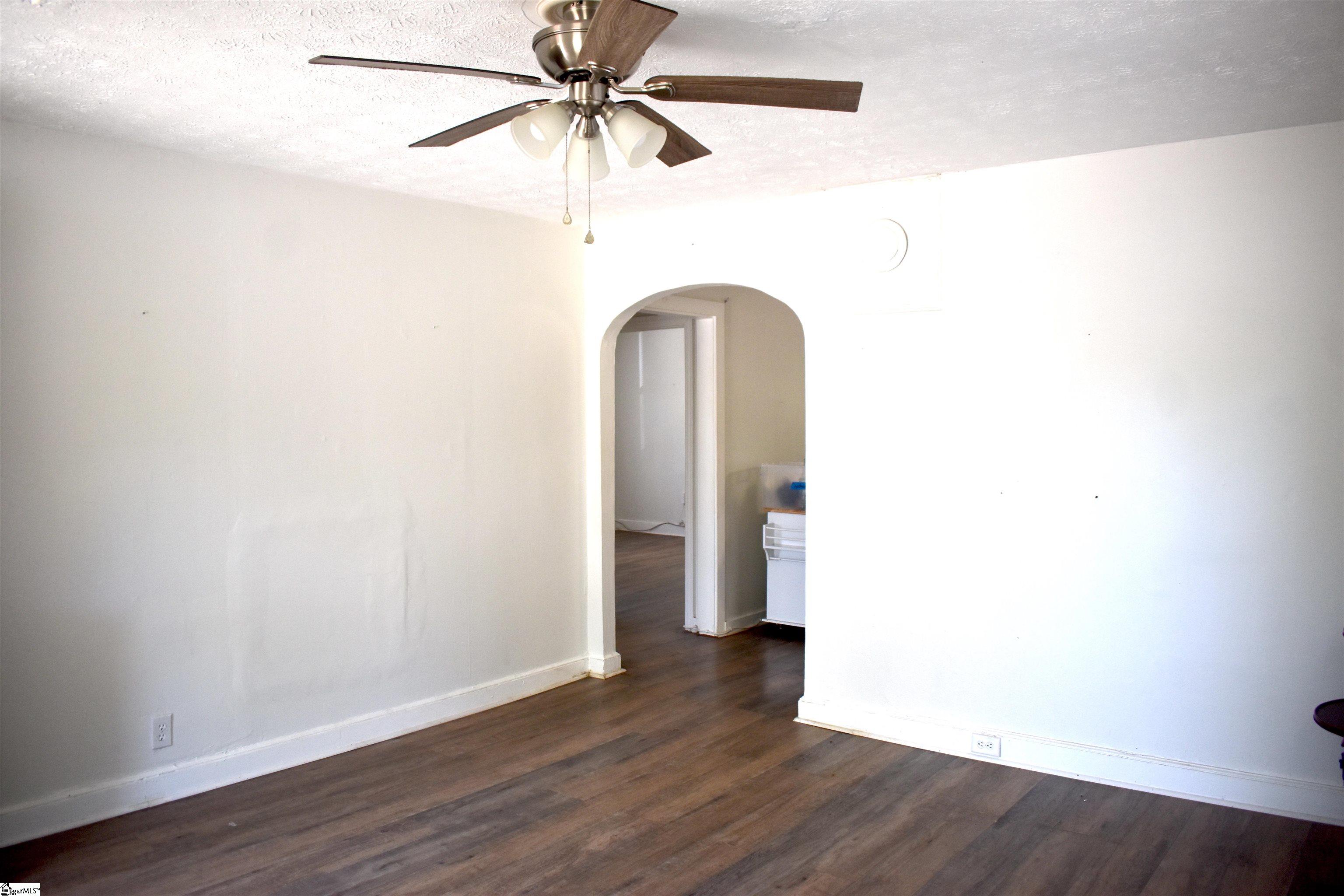 500 West 4th Avenue Easley, SC 29640 - Photo 6 of 25