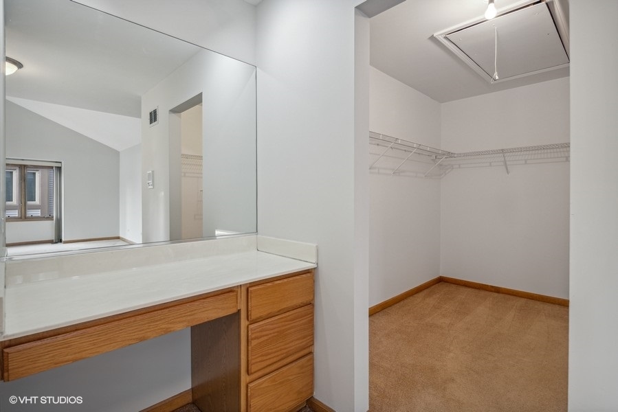 208 South Rush Street Itasca, IL 60143 - Photo 19 of 33 a room with a sink and cabinets