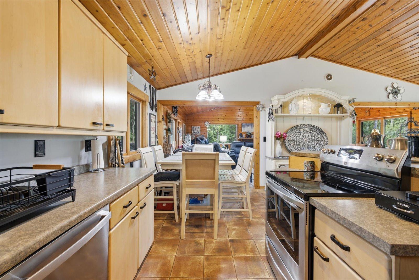 2016 Rice Lake Road Duluth, MN 55811 - Photo 13 of 47