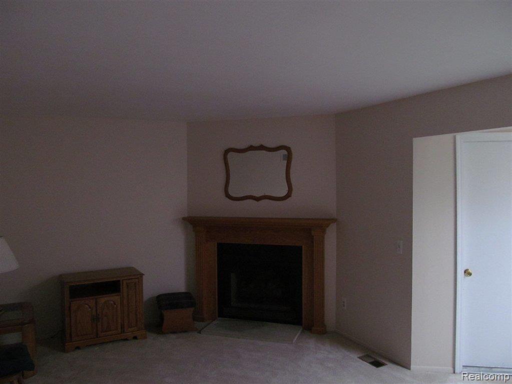 31666 Hoover Road, Unit 2 Warren, MI 48093 - Photo 2 of 11 Living room