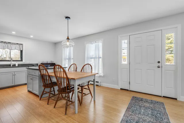 $785,000 | 34 Pleasant Street, Lyme, NH 03768