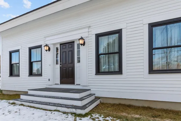$785,000 | 34 Pleasant Street, Lyme, NH 03768