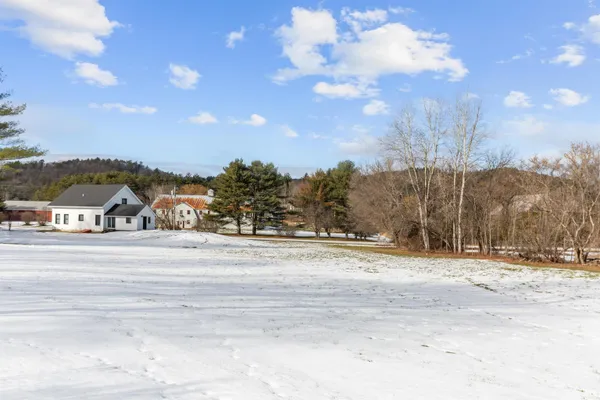 $785,000 | 34 Pleasant Street, Lyme, NH 03768