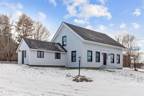 $785,000 | 34 Pleasant Street, Lyme, NH 03768
