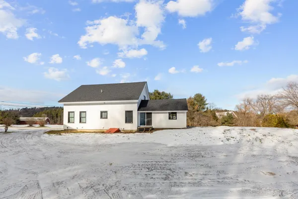 $785,000 | 34 Pleasant Street, Lyme, NH 03768