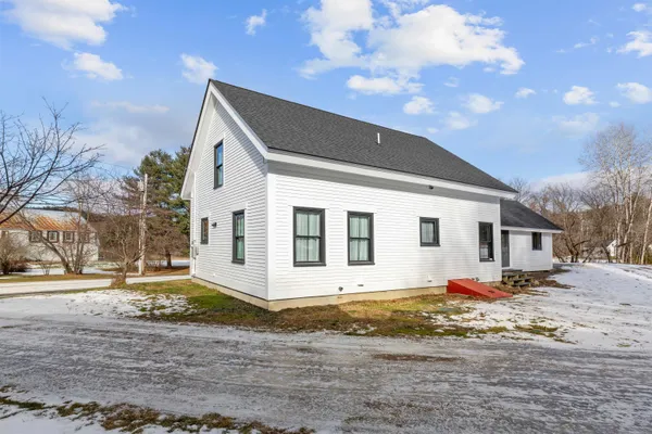 $785,000 | 34 Pleasant Street, Lyme, NH 03768