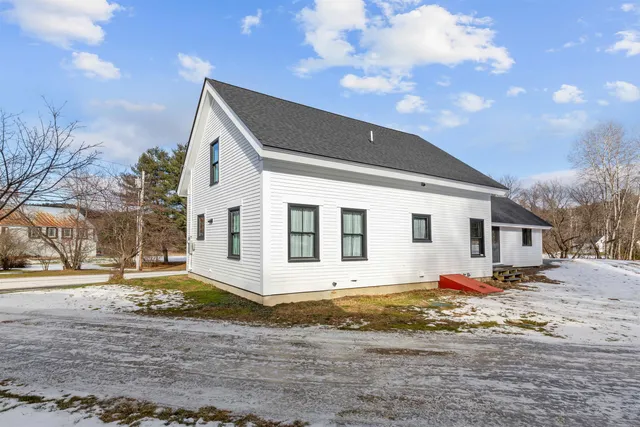 $785,000 | 34 Pleasant Street, Lyme, NH 03768