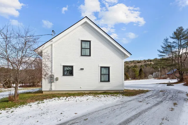 $785,000 | 34 Pleasant Street, Lyme, NH 03768