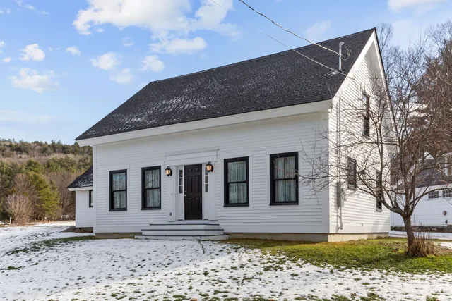 $785,000 | 34 Pleasant Street, Lyme, NH 03768