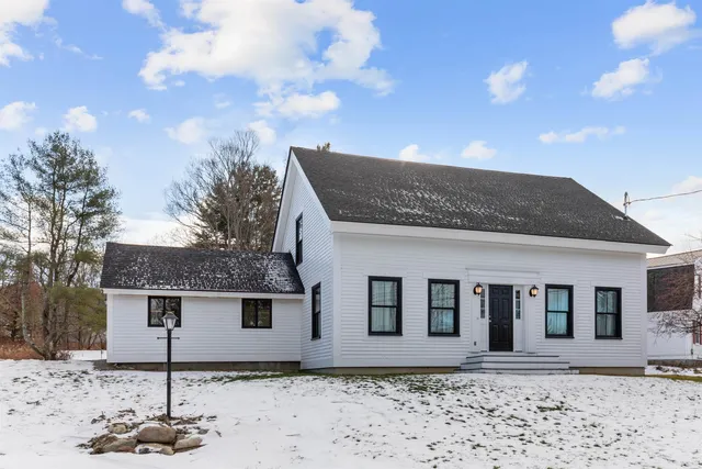 $785,000 | 34 Pleasant Street, Lyme, NH 03768