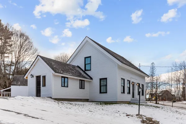 $785,000 | 34 Pleasant Street, Lyme, NH 03768