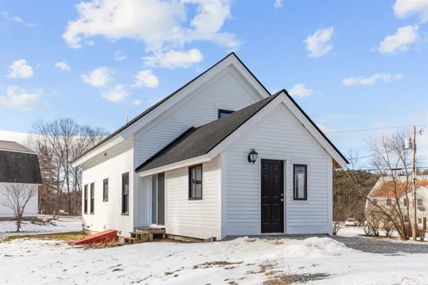 $785,000 | 34 Pleasant Street, Lyme, NH 03768