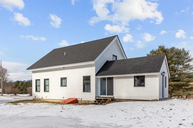 $785,000 | 34 Pleasant Street, Lyme, NH 03768