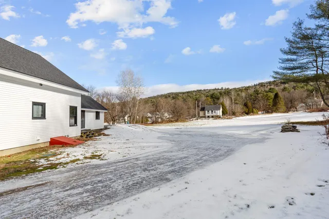 $785,000 | 34 Pleasant Street, Lyme, NH 03768