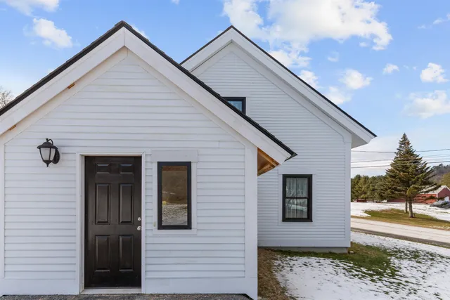 $785,000 | 34 Pleasant Street, Lyme, NH 03768