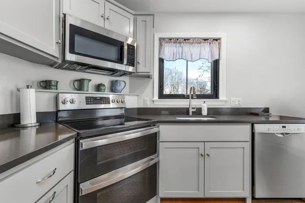 $785,000 | 34 Pleasant Street, Lyme, NH 03768