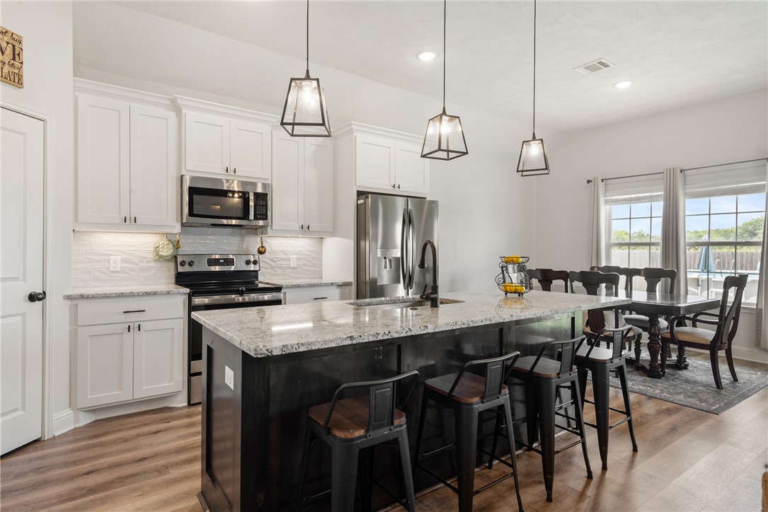 401 Brazos Bend Snook, TX 77879 - Photo 5 of 19