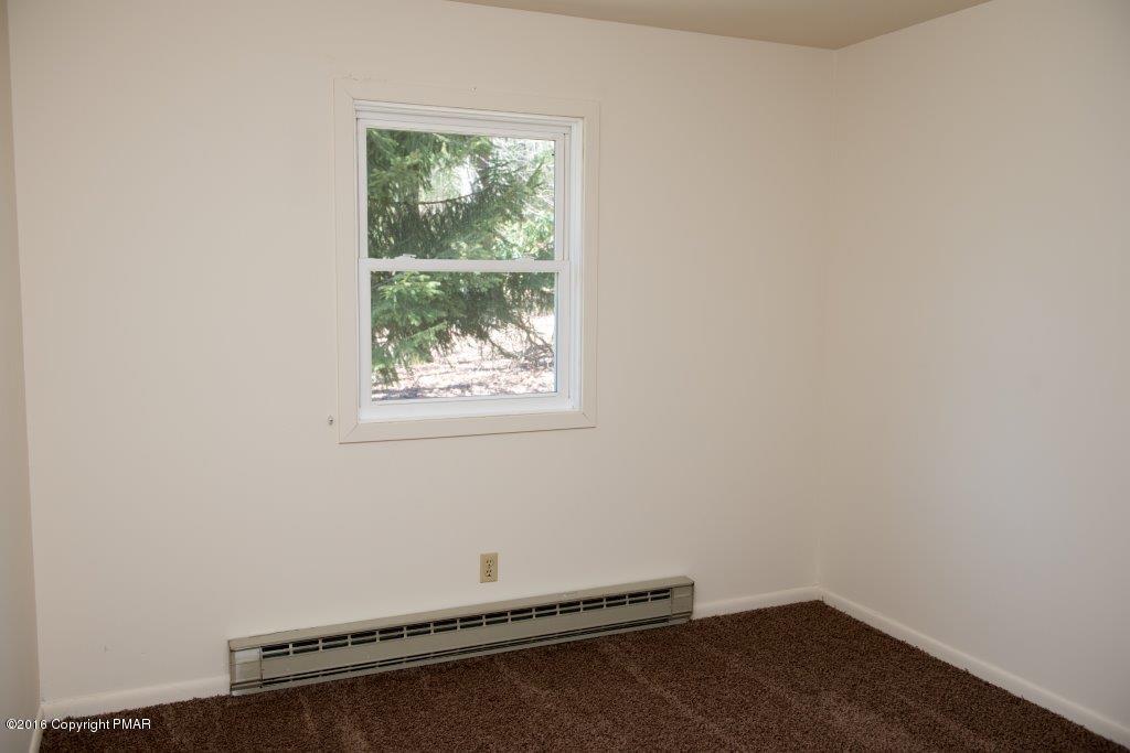 114 Winter Hill Road Effort, PA 18330 - Photo 17 of 25 Bedroom 3