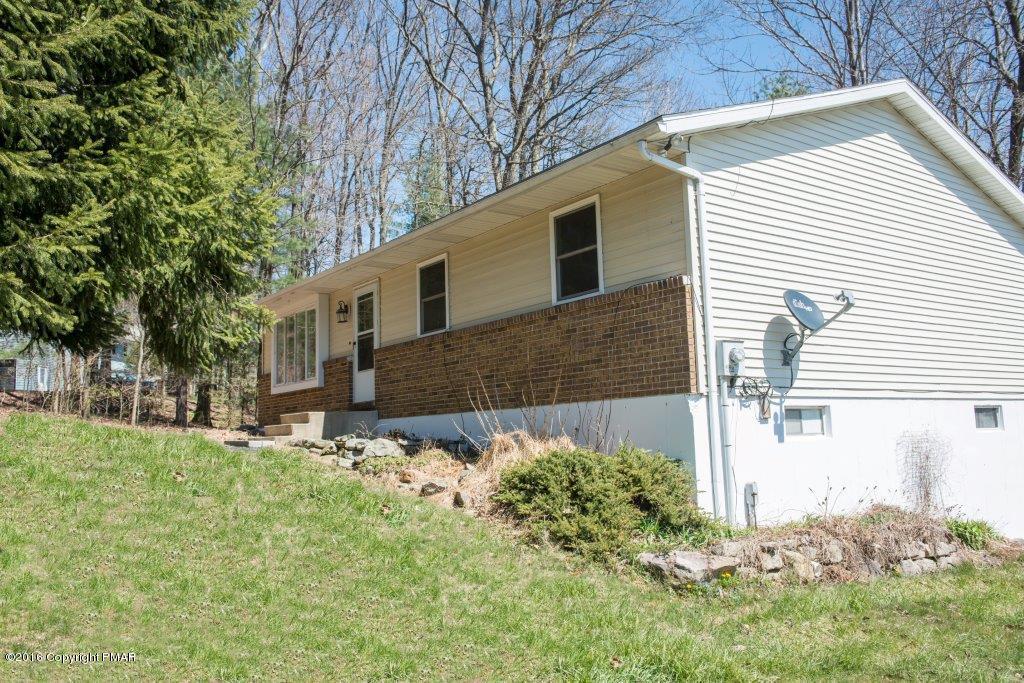 114 Winter Hill Road Effort, PA 18330 - Photo 2 of 25 Side View