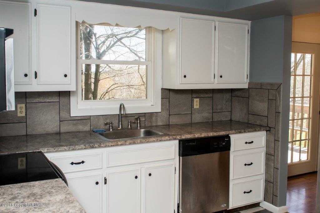 114 Winter Hill Road Effort, PA 18330 - Photo 4 of 25 Updated Kitchen