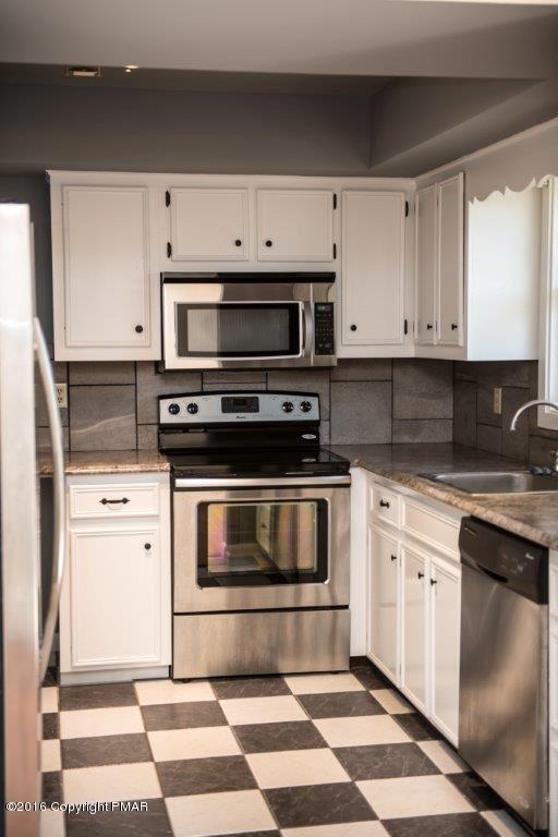 114 Winter Hill Road Effort, PA 18330 - Photo 5 of 25 Kitchen