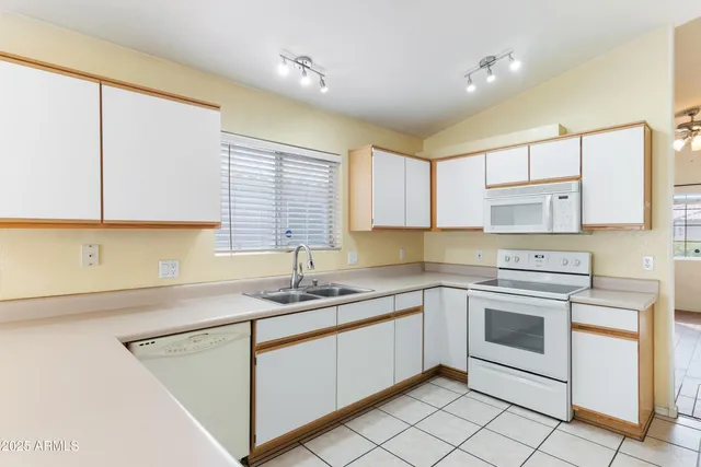 $400,000 | 7414 West Eugie Avenue, Peoria, AZ 85381